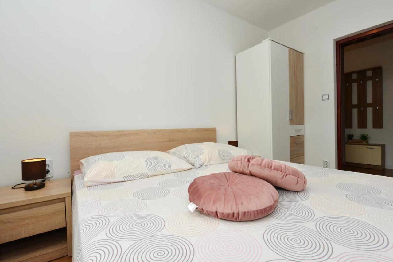 Apartmani Ivan Kaštela Eksteriør billede