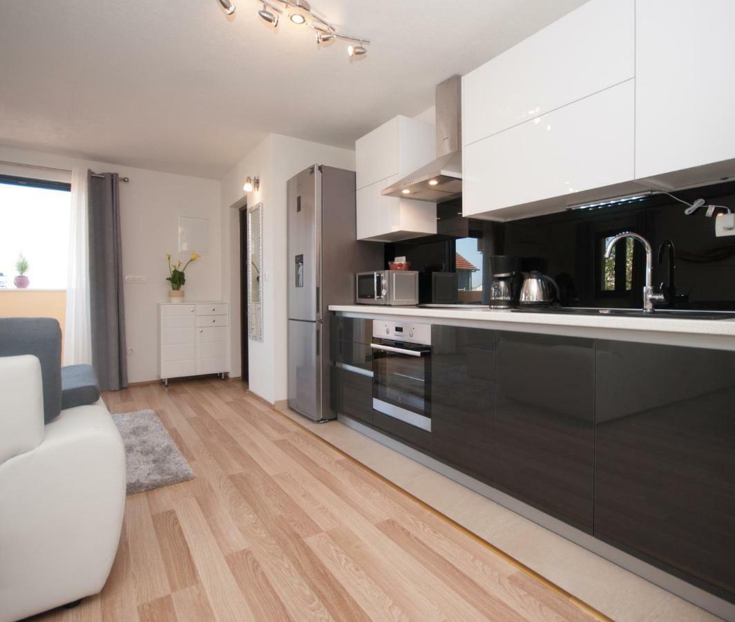 Apartmani Ivan Kaštela Eksteriør billede