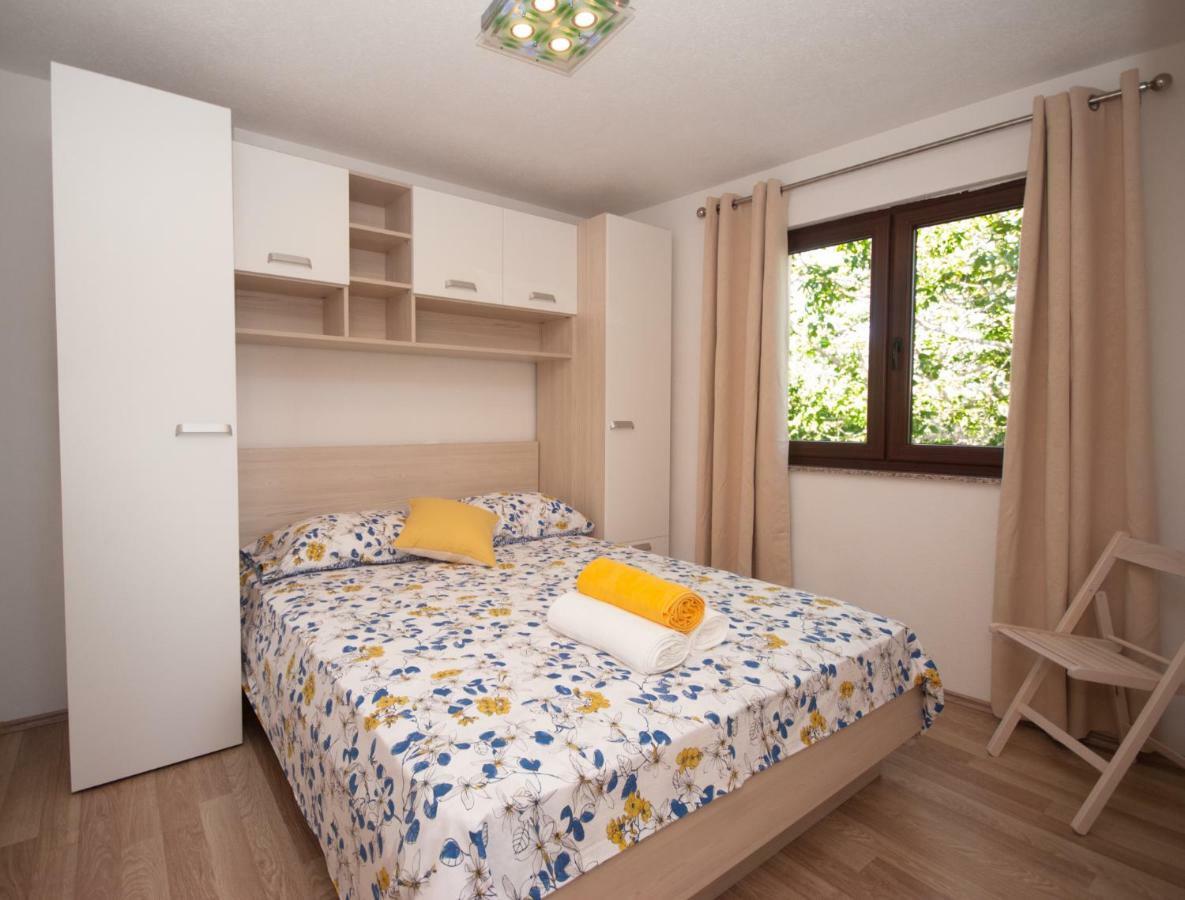 Apartmani Ivan Kaštela Eksteriør billede
